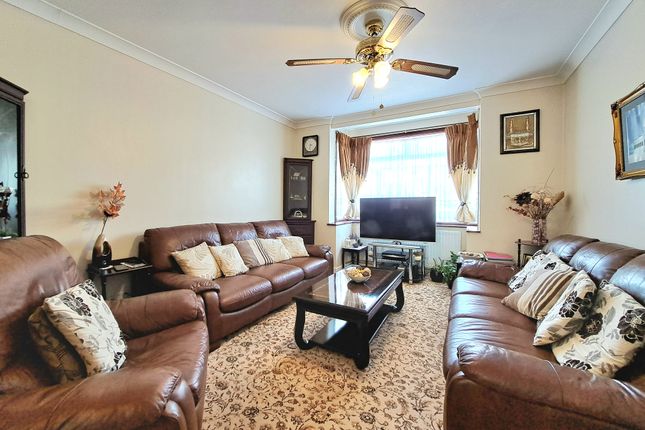 113, Birkbeck Avenue, Greenford photo 3