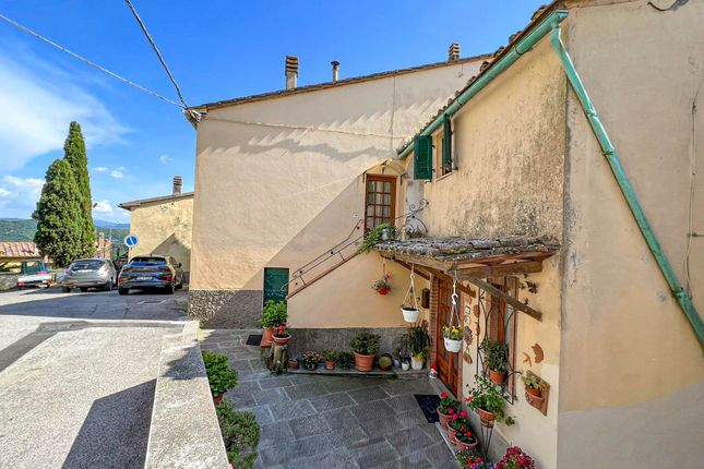 Apartment for sale in Micciano, Pomarance, Pisa, Tuscany, Italy