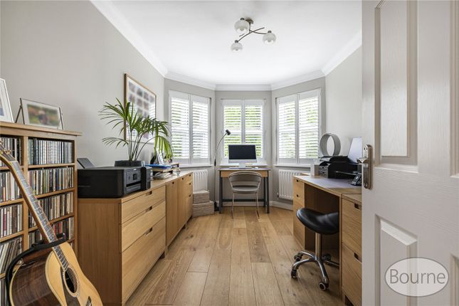 7, Silistria Close, Woking photo 4
