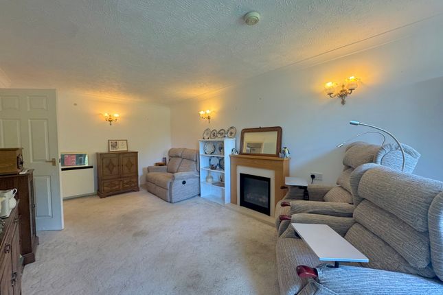 Flat 19, Burges Court,, Station Road, Essex photo 4