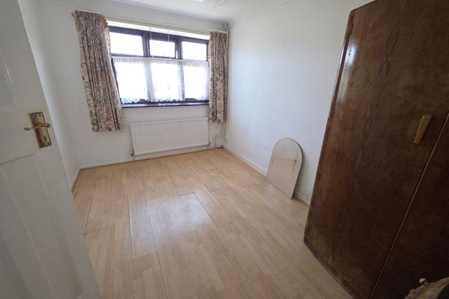 62, Dereham Road, BARKING photo 4
