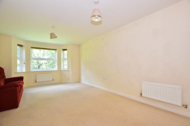 24, Lucas Close, Crawley photo 4