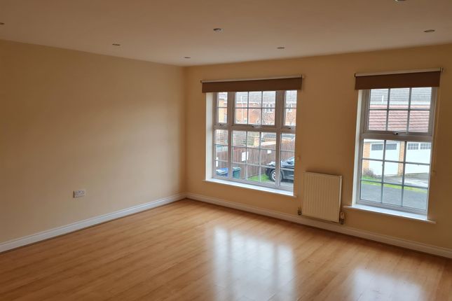 Thumbnail Property to rent in Harris Road, Armthorpe, Doncaster