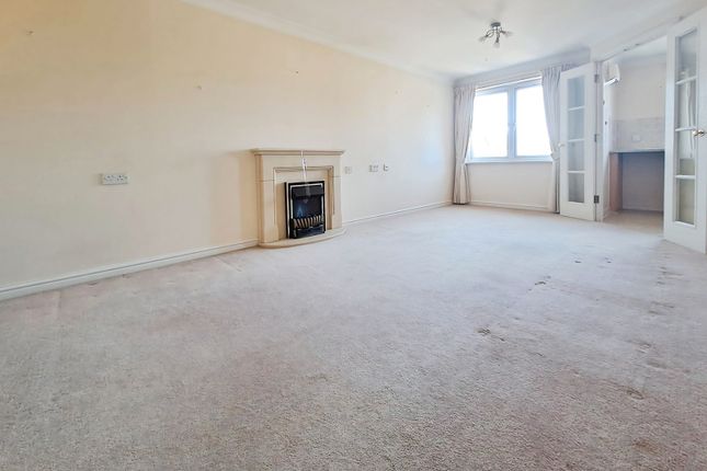 Flat 33, Read Court,, The Grove, Kent photo 4