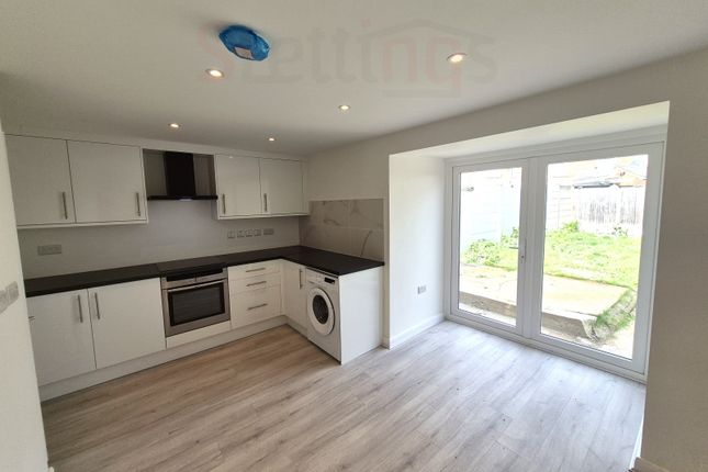 Newly Renovated 5 Bedroom House In West Hendon