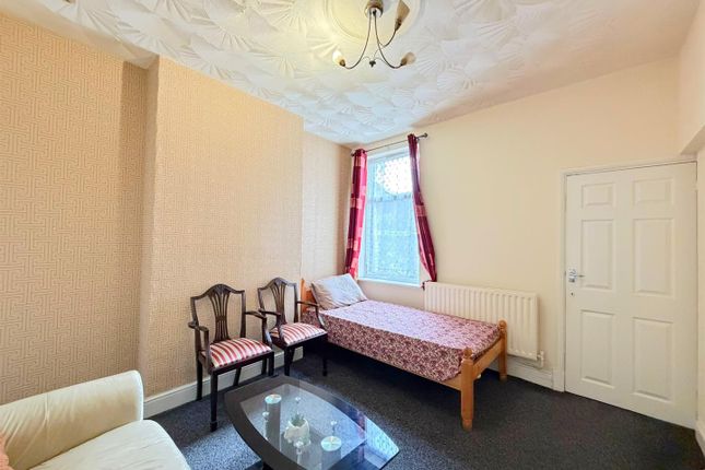 16, Margaret Road, Leicester photo 4