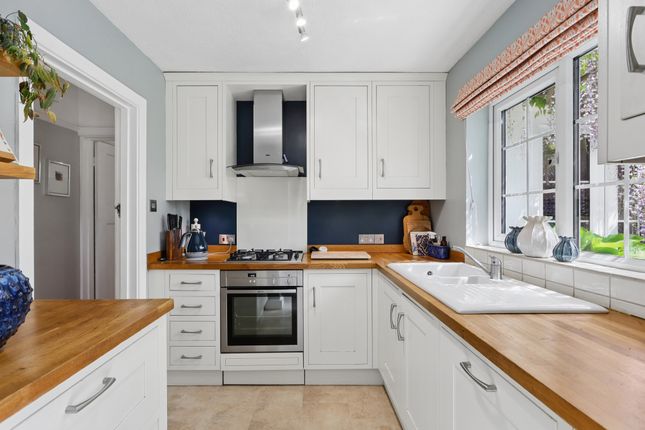 35, Old Esher Road, Walton-on-Thames photo 4