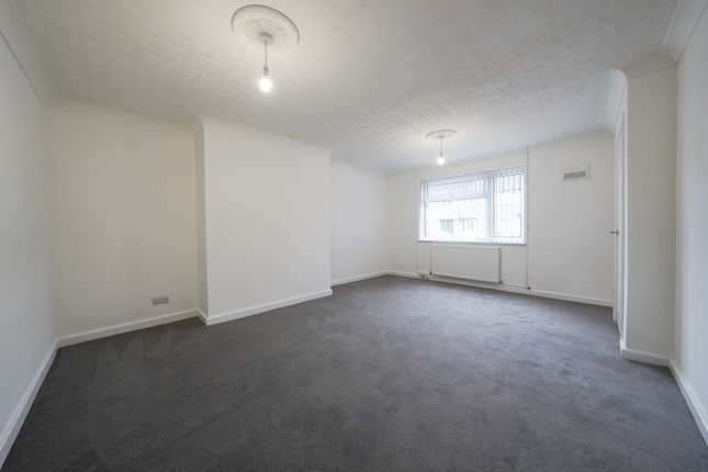 5 Forbes Close, Leicester photo 4