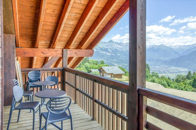 Thumbnail Apartment for sale in Combloux, Haute-Savoie, Rhône-Alpes, France