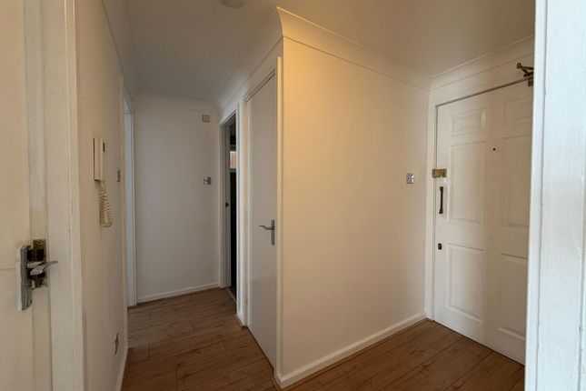 Denton Court,Flat 30, Ashton Road, Manchester photo 2