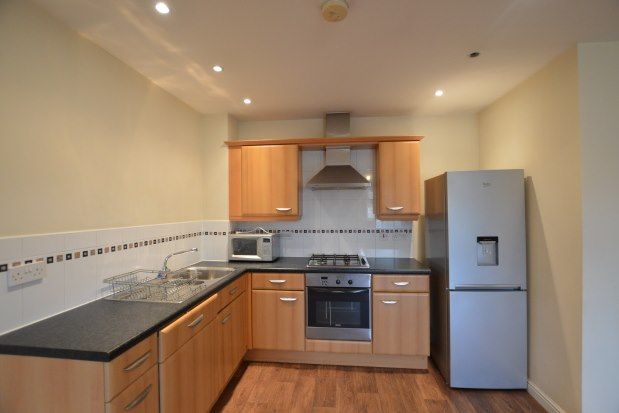 Flat to rent in Cedar Apartments, Wakefield