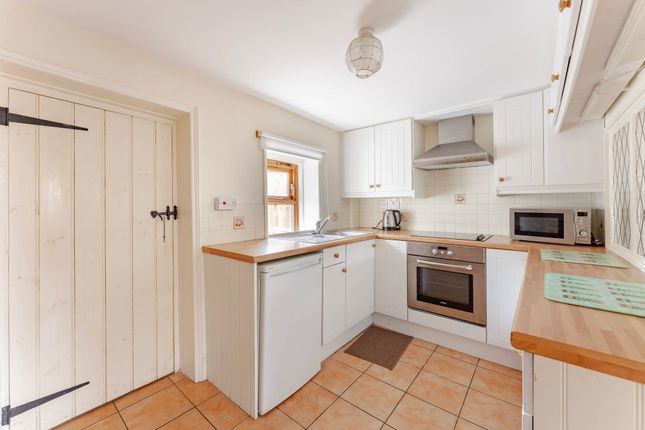 40 Repps Road, Great Yarmouth photo 3