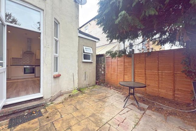 Studio Flat To Rent With Private Garden