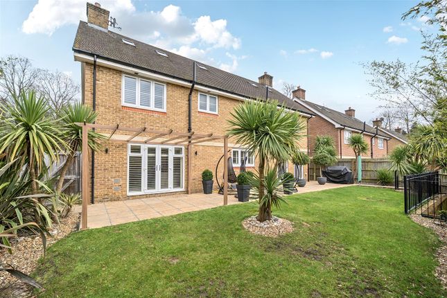 1, Marstan Place, Camberley photo 4