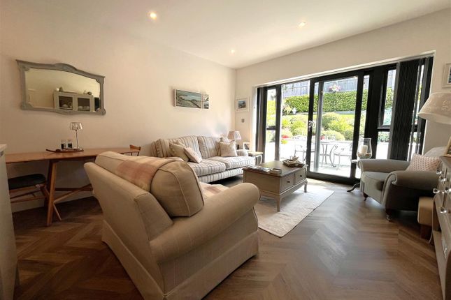 Flat 4 Azure, Azure I 56 Preston Road, Weymouth photo 4