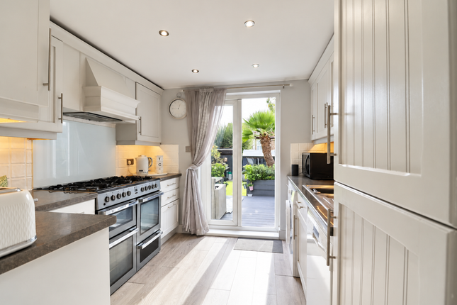 39, Canon Road, Bromley photo 4