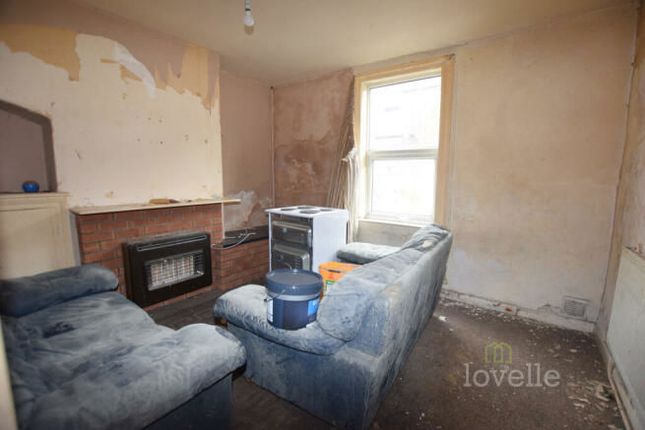 Terraced house for sale in High Street, Gainsborough