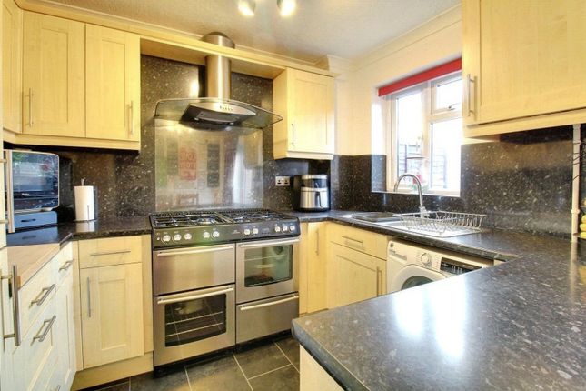 9, Challoner Close, Hampshire photo 4