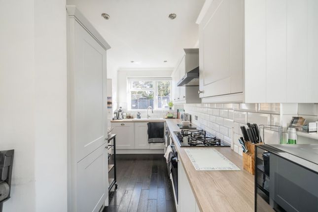 36 Birchdale Avenue, Bedford photo 4
