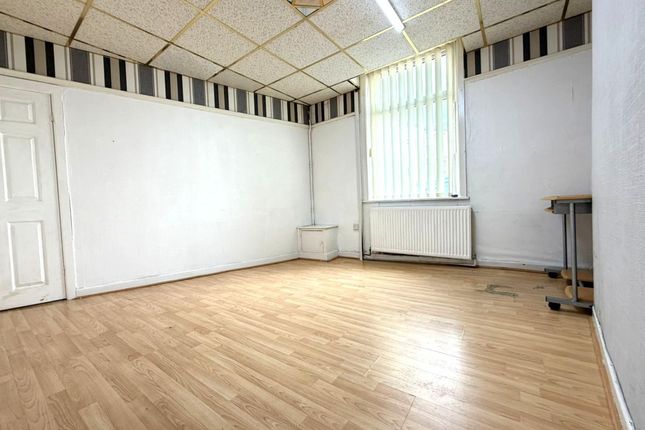 2 Carr Street, Blackburn photo 3