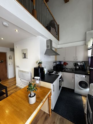Flat 7 Melbourne House, Melbourne Place, Bradford photo 2
