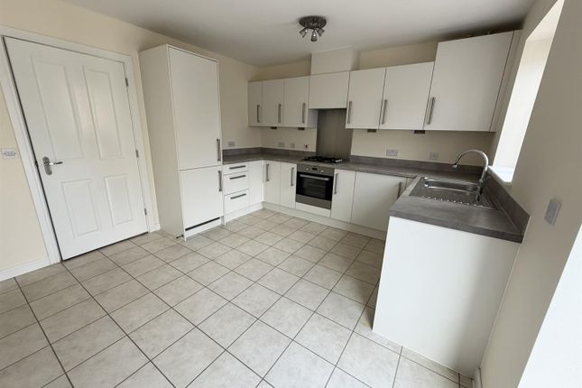 22, Brampton Grange Drive, Daventry photo 2