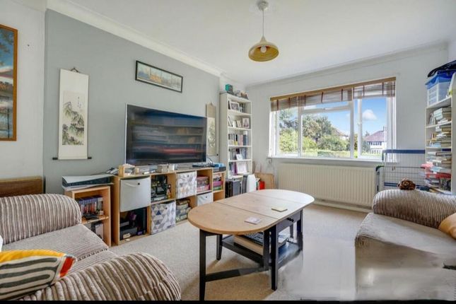 6 Hard Court, St. Barnabas Road, Woodford Green photo 2