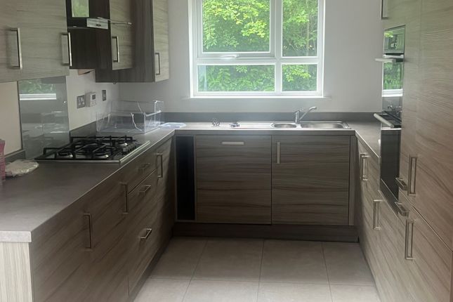 17, Mallow Drive, Greater  Manchester photo 2
