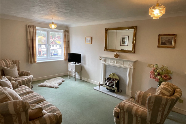 Flat for sale in Queen Street, Arundel, West Sussex