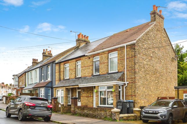 3-bed terraced on 48, Victoria Avenue, Margate, £250,000