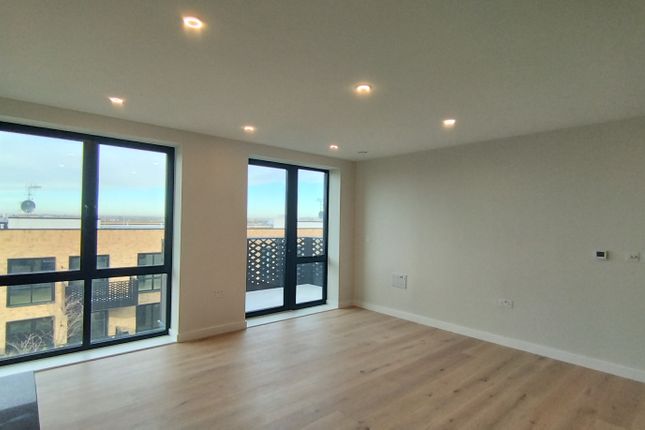 Flat 250, Sarsen House, Middle Road, LONDON photo 4