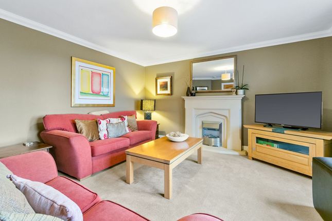 5 Hillcrest Square, Falkirk photo 3