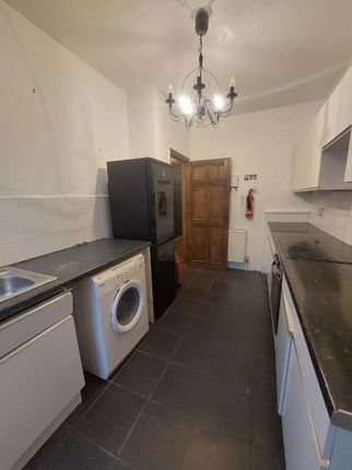 Flat to rent in New Street, Neath