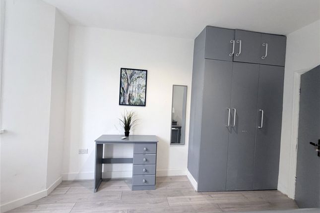 Flat 1, 4, St Pauls Road, London photo 3
