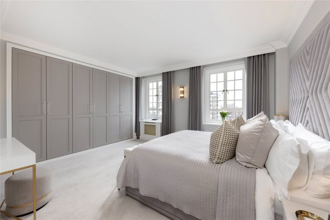 Flat for sale in Swan Court, Chelsea Manor Street, Chelsea, London