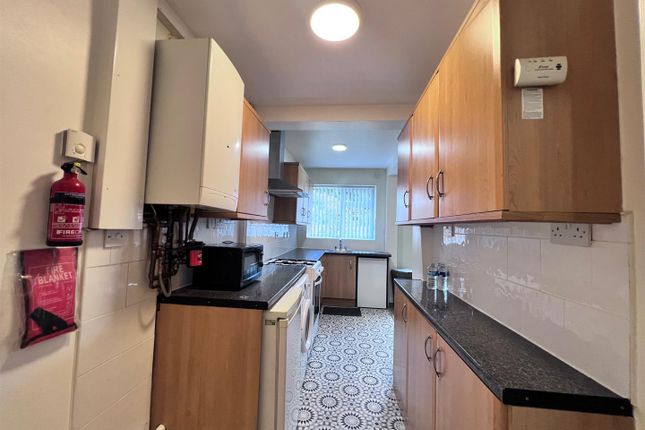 Kitchen Alt 2.Jpg