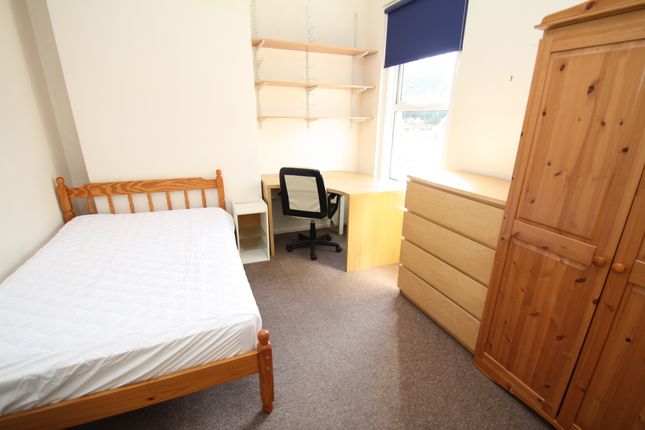 4, Cynthia Road, Bath photo 5