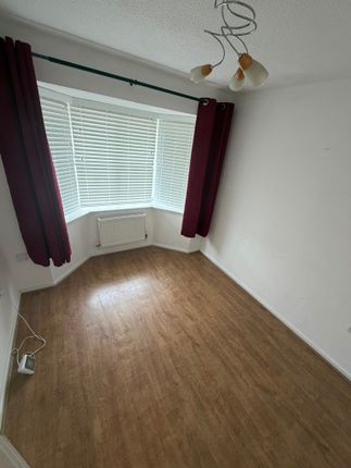 6, Sandybrook Drive, Manchester photo 4