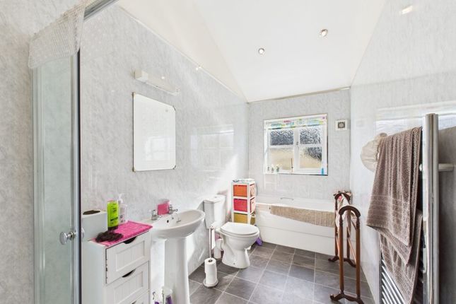 Chestnut Cottage, Thorpe Green Bank, Whitby photo 3
