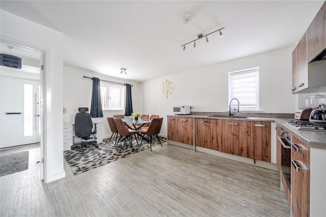 Lumb Close, Swindon photo 2