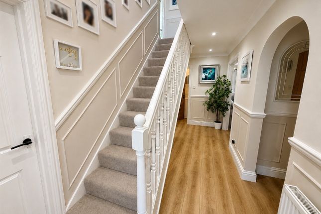 16, Oak Tree Drive, Newton Abbot photo 2