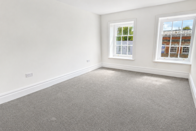 Flat 4, 90-92, Newland Street, Witham photo 3