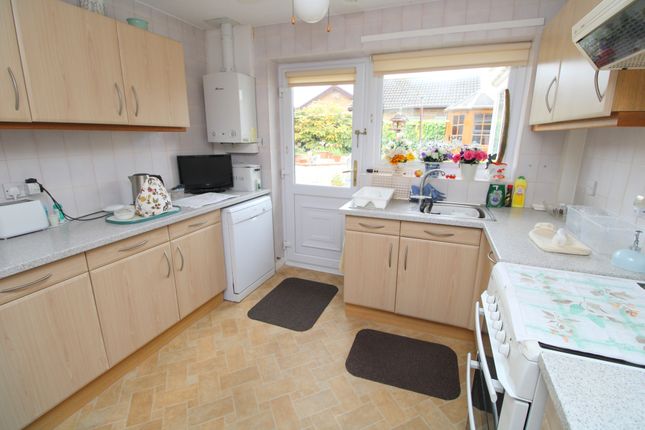 Bungalow for sale in Lon Llewelyn, Abergele