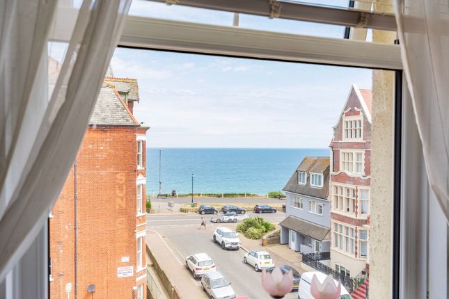 Flat 5, 4 Cabbell Road, Cromer photo 2