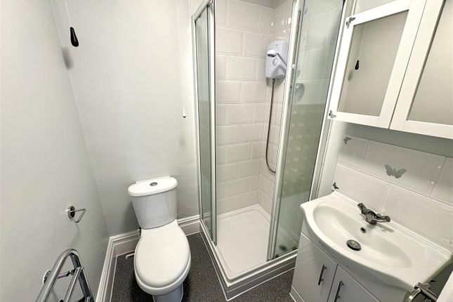 Flat 4, 47, Beach Rd, Littlehampton photo 5