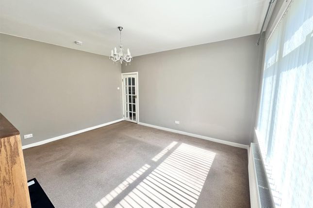 10, Nelson Road, Saltcoats photo 3