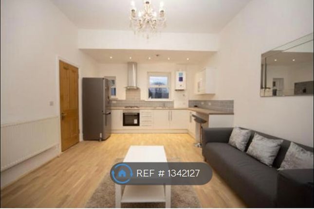 2 bed flat to rent in Kirkland Court, Cardiff CF23