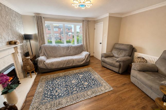 7, Barnfield Close, Manchester photo 3