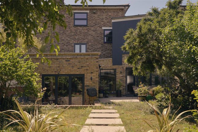 102, Downham Road, Hackney photo 4