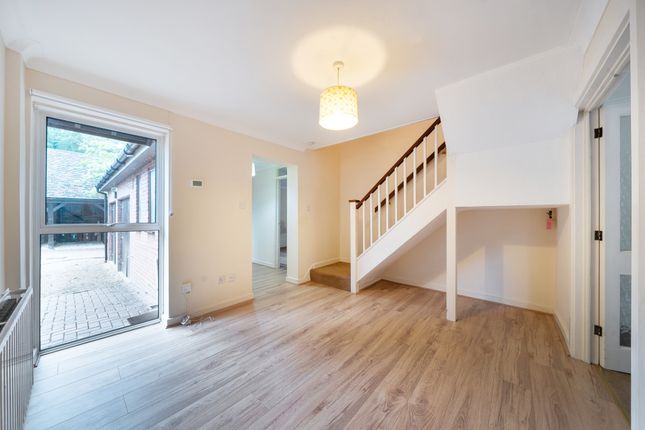 1, Parsonage Farm, Townfield, Rickmansworth photo 4